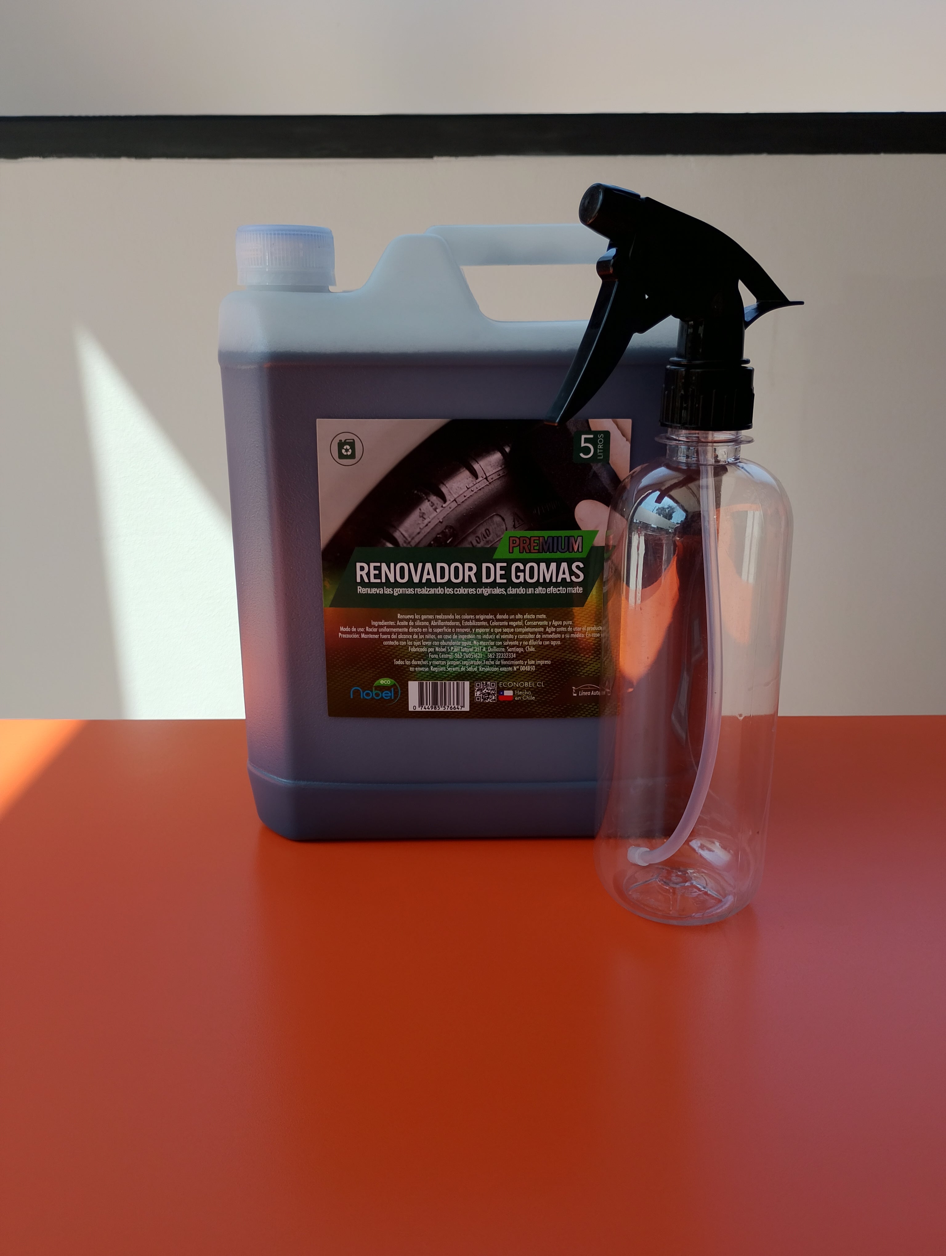 Renovador de Gomas Premium 5 Litros. + Botella Pet 500 ML.