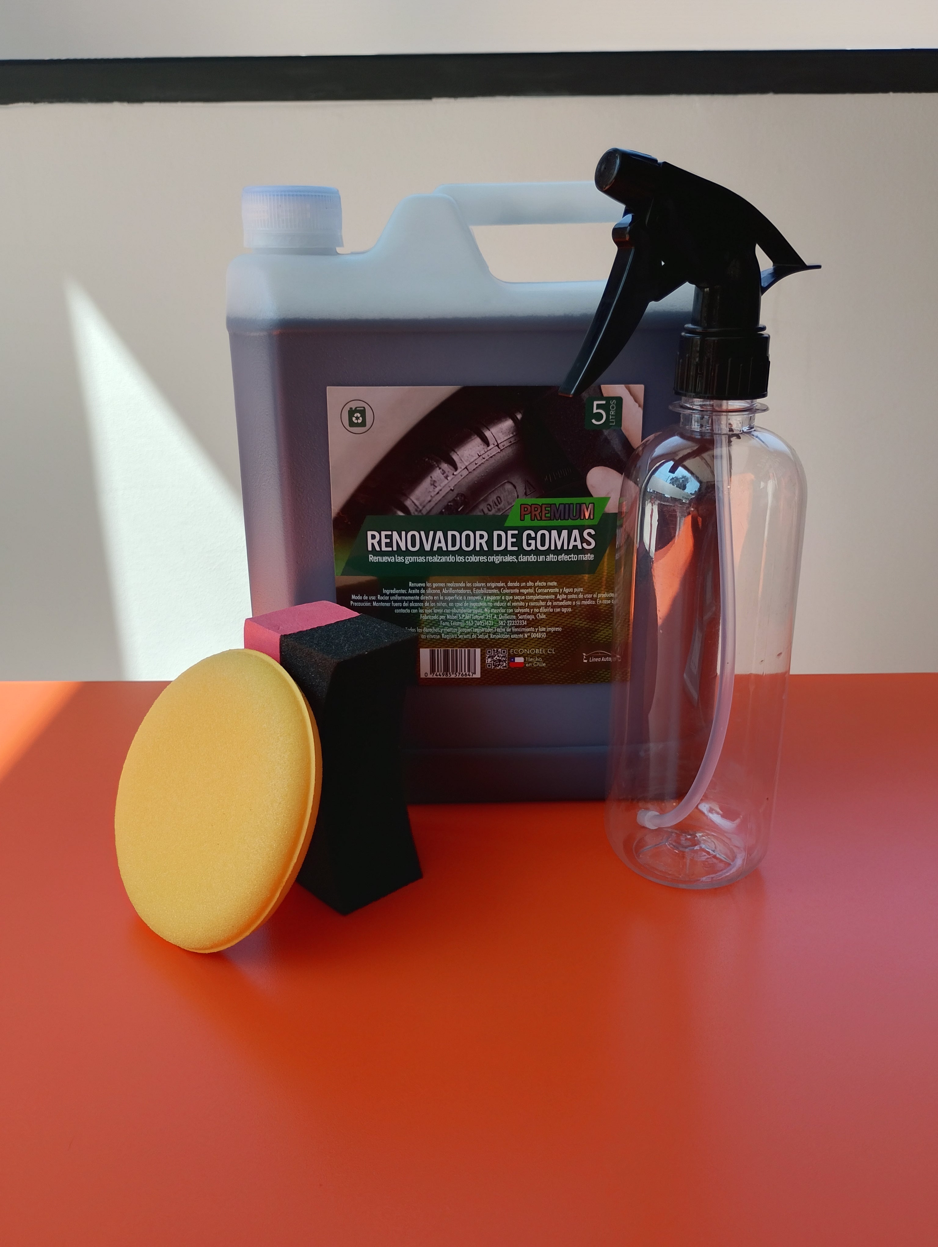 Renovador de Gomas Premium 5 Litros + Botella PET 500 ml + 2 Esponjas Aplicadoras